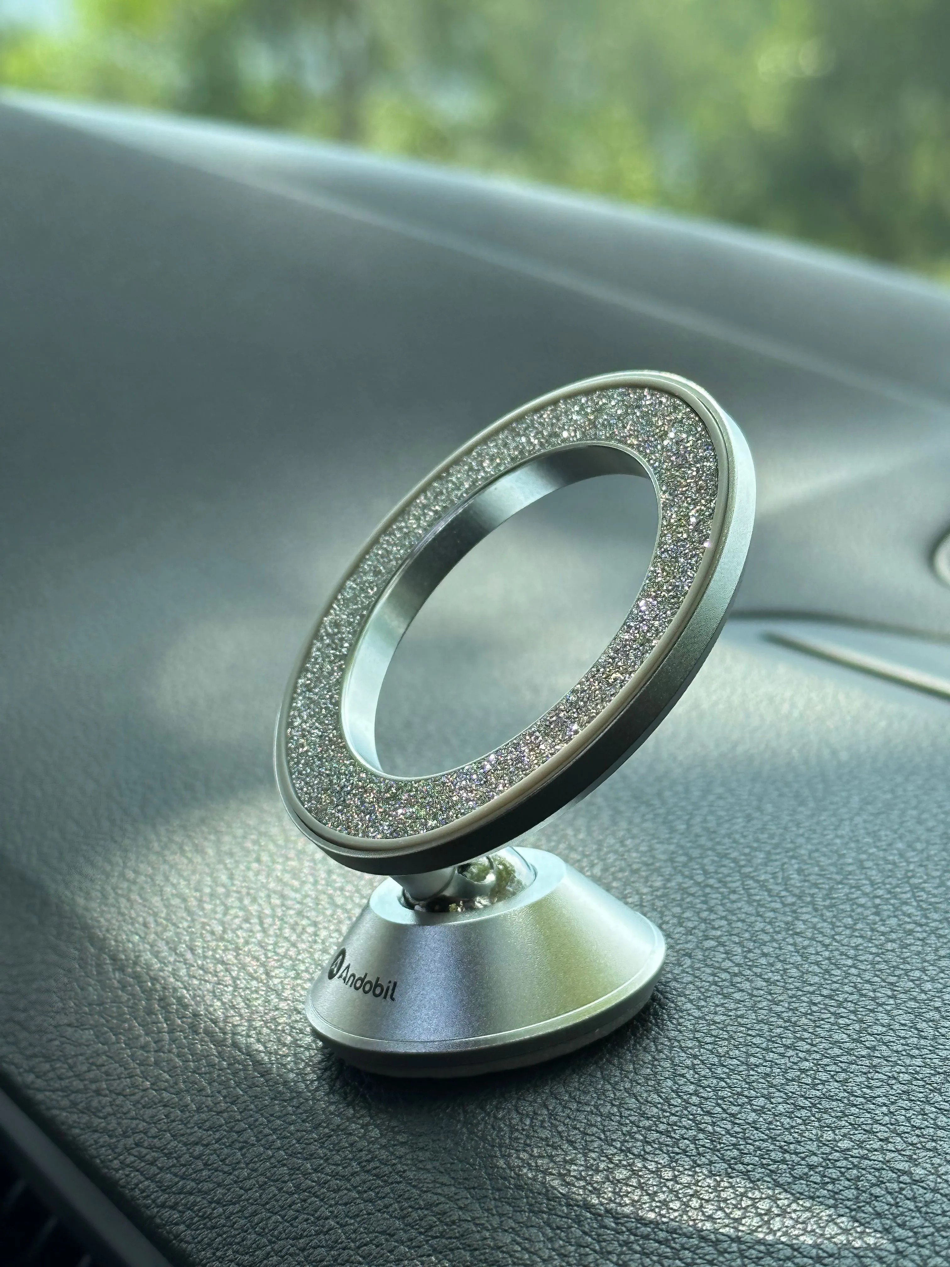 Save lives this gift-giving season with Andobil’s range of in-car phone