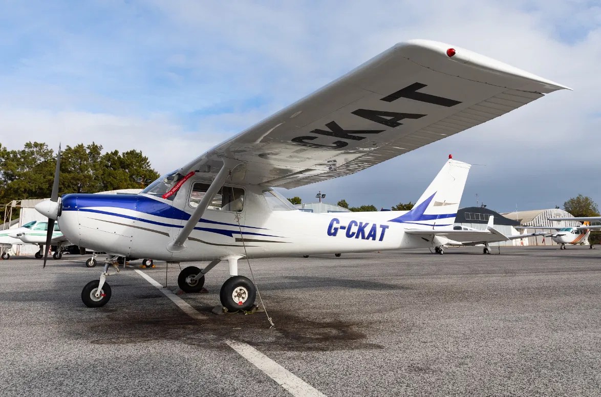 Aircraft Rental | Cheap Hour Building Portugal | G-CKAT Cessna C152