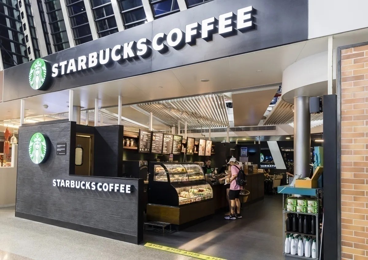 US Airports Could Soon See More Local Coffee Shops Over Starbucks