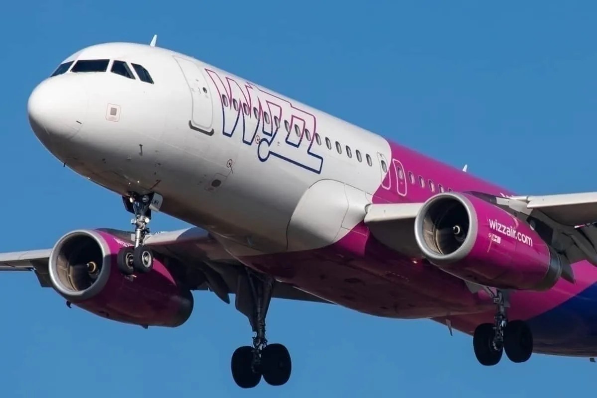 How Are Aircraft Painted?