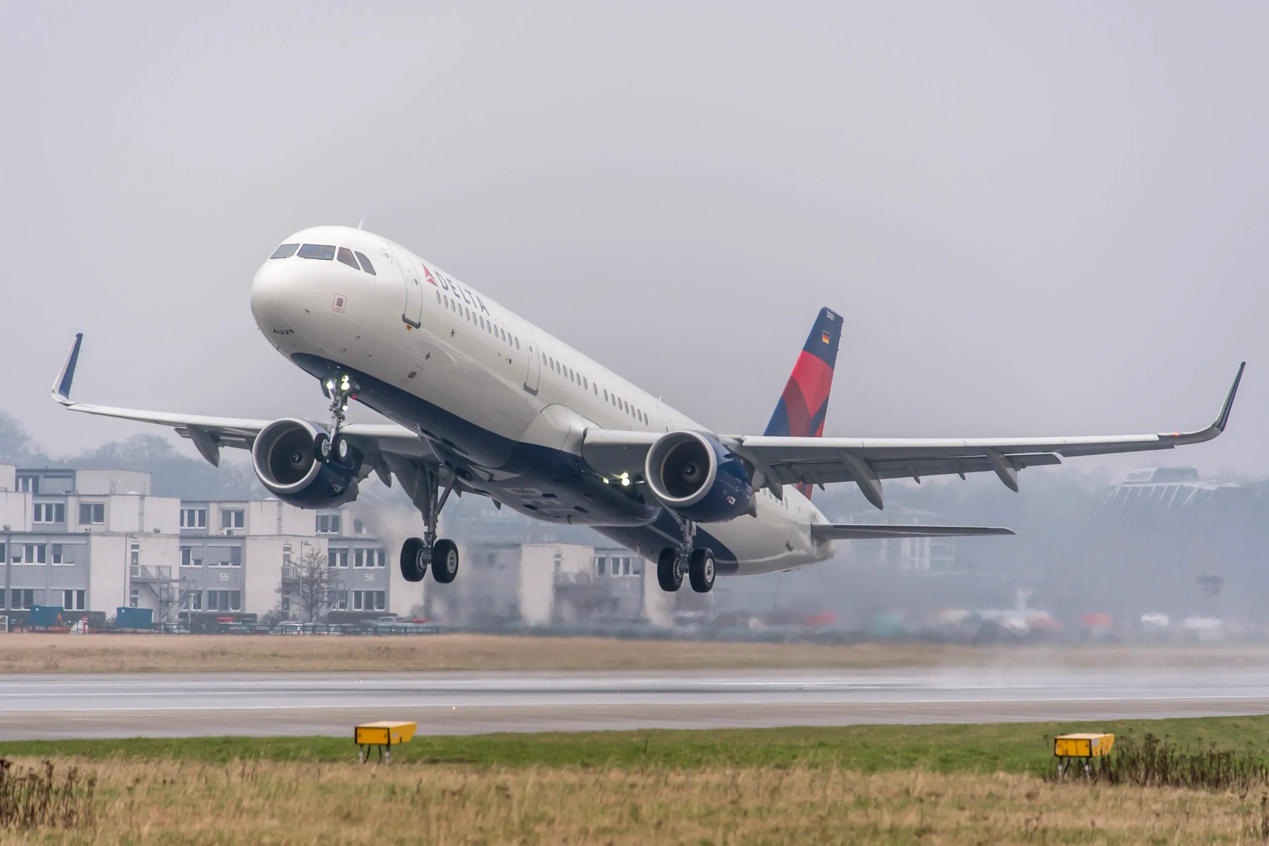 Delta Air Lines Passenger Ban List Over Masks Crosses 400