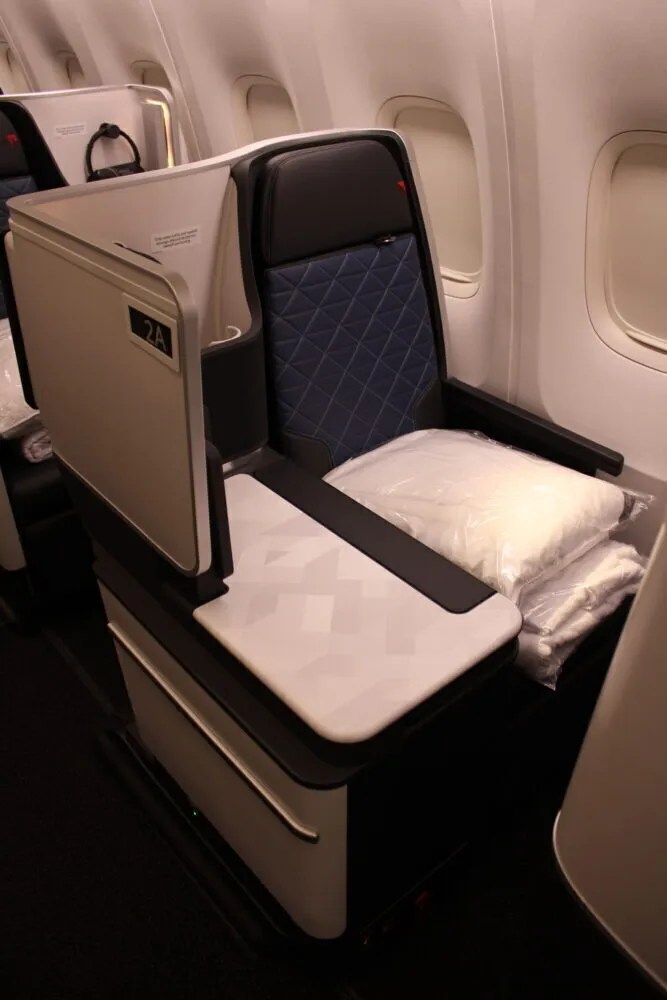 Delta Air Lines To Bring Back Meal Service This Tuesday