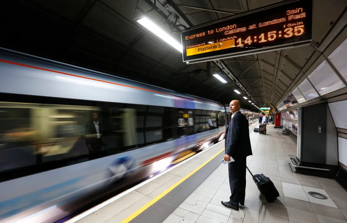 British Airways Passengers Can Now Drop Bags At Heathrow Train Platforms