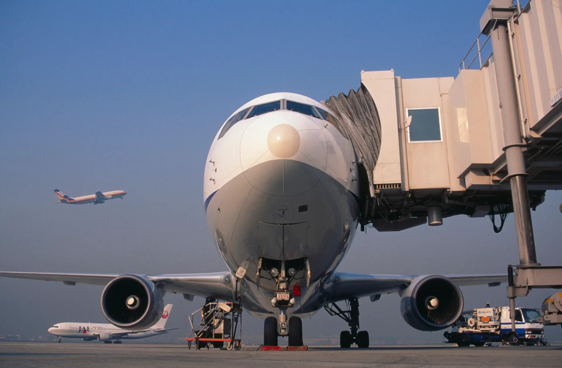 How Are Jet Bridges Attached To Aircraft?