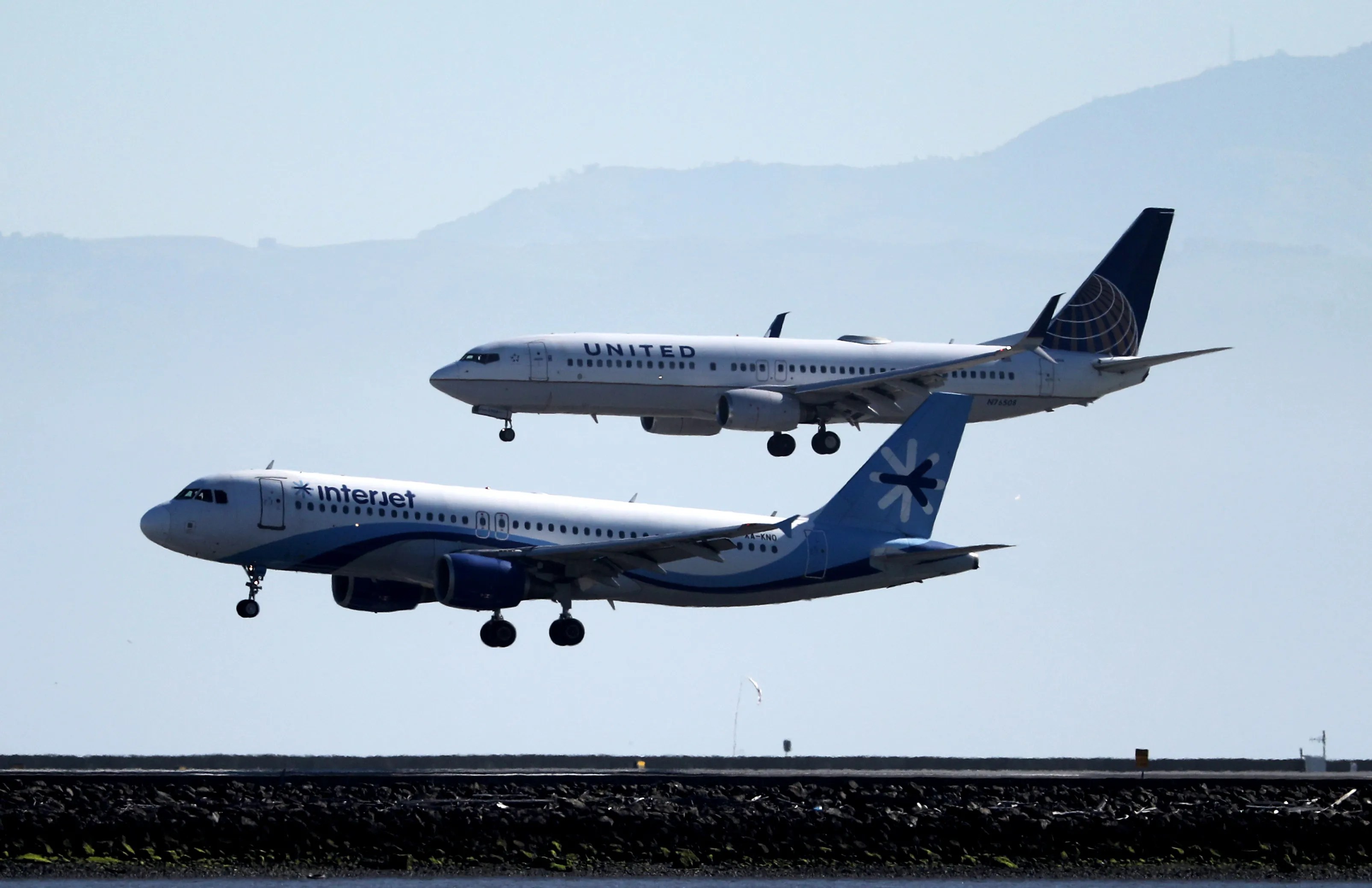 The Boeing 737 vs Airbus A320 Which Plane Is Best?