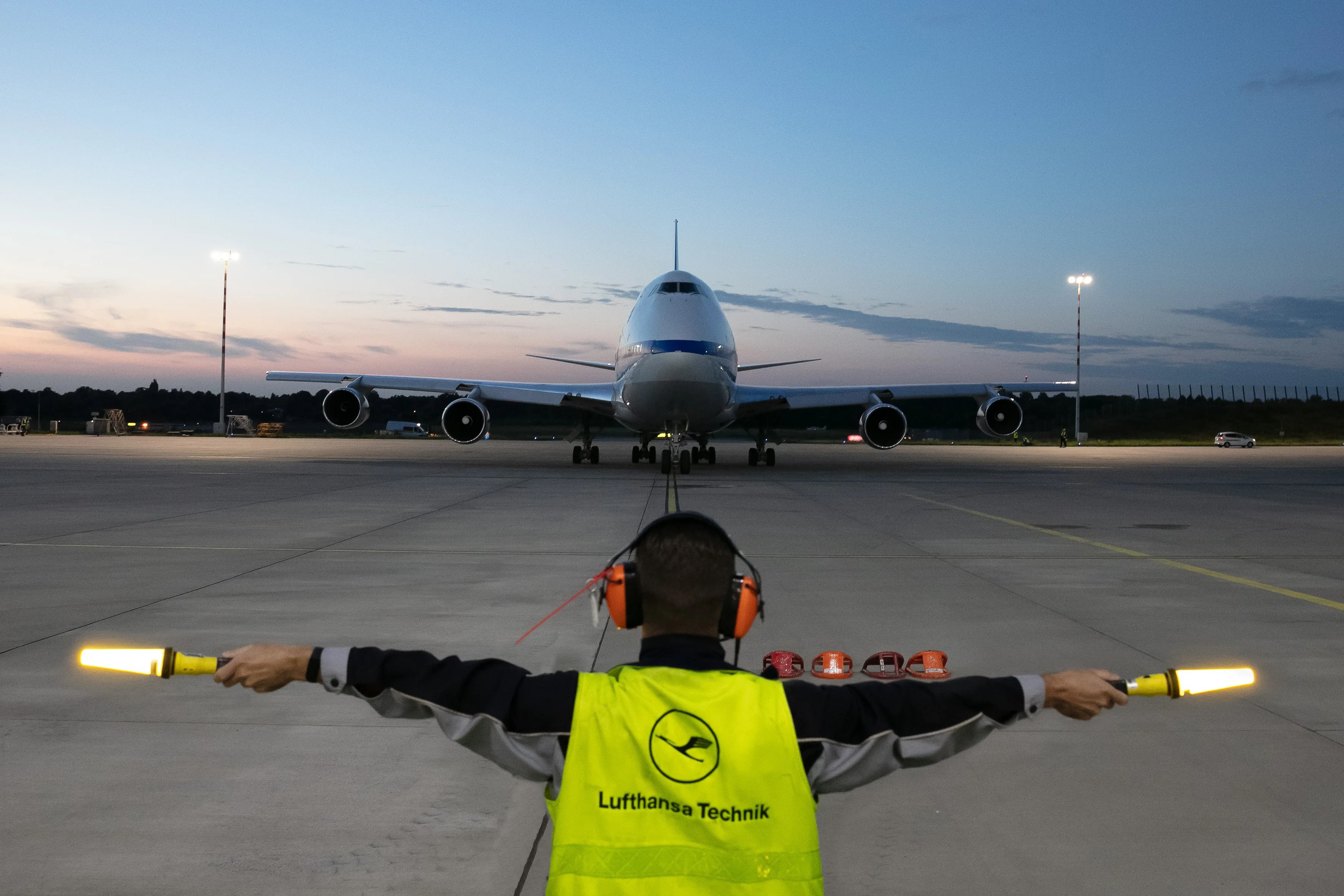 Where Are Lufthansa Technik's Main Maintenance Bases?