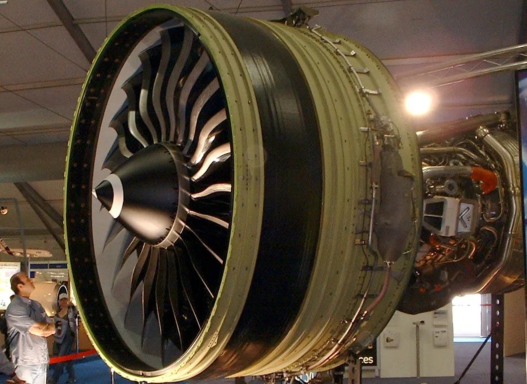 Which Records Does The General Electric GE90 Hold?