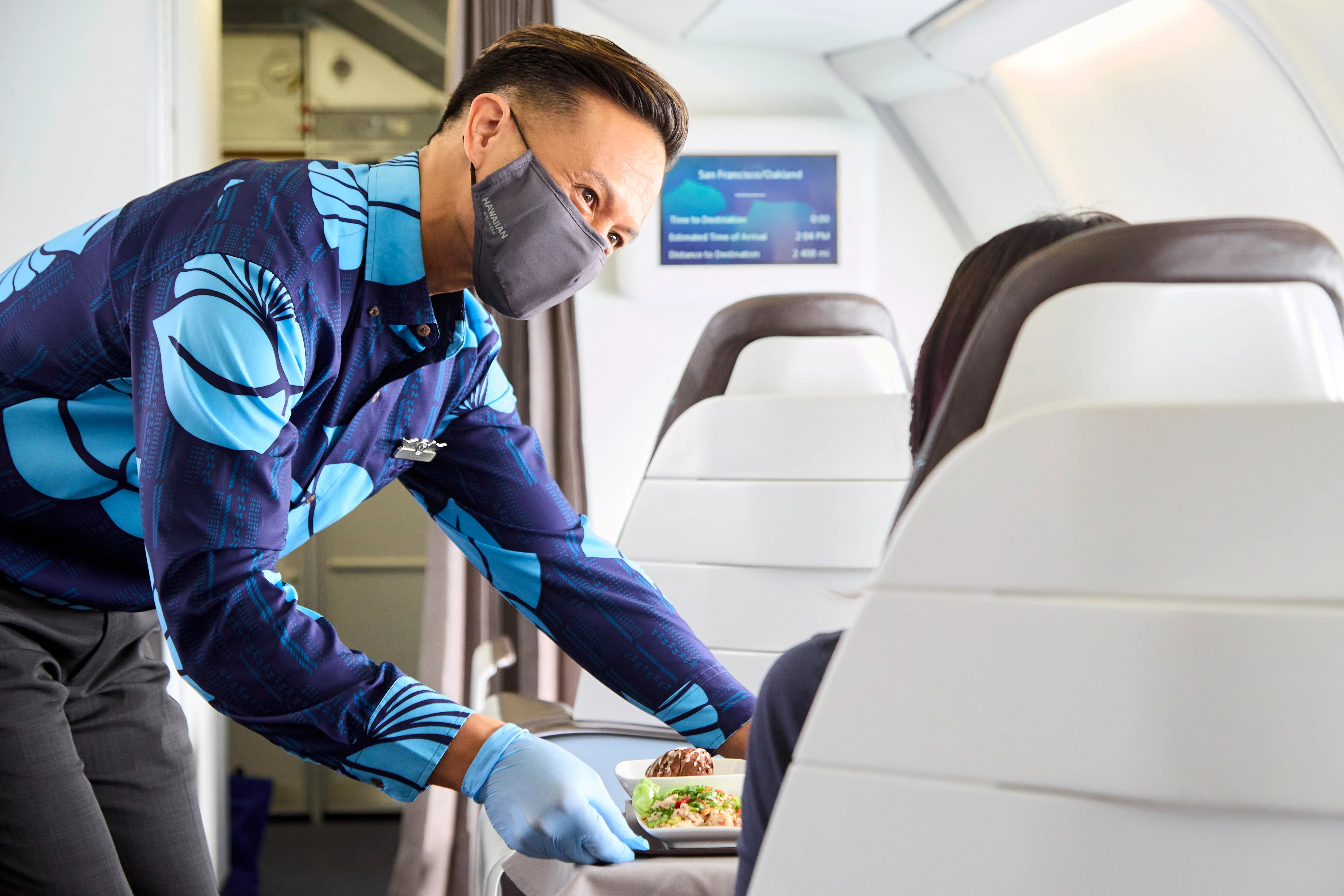 Hawaiian Airlines Last US Carrier To Scrap Vaccination