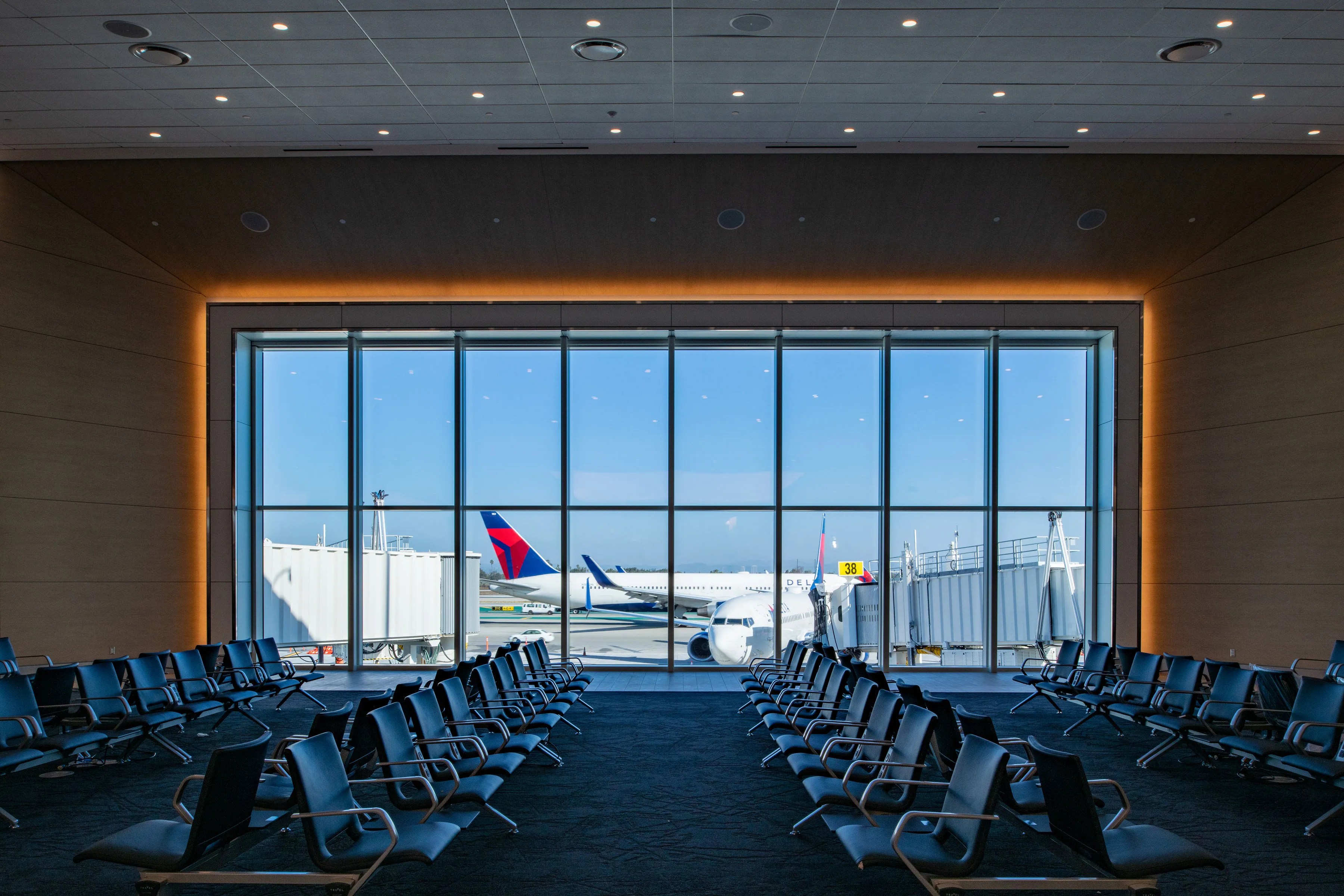 First Look Delta Air Lines Brand New Terminal 3 At Los Angeles
