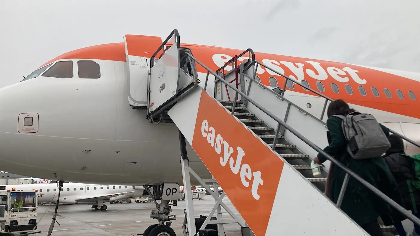 Flight Review easyJet's Airbus A320 From Edinburgh To Belfast