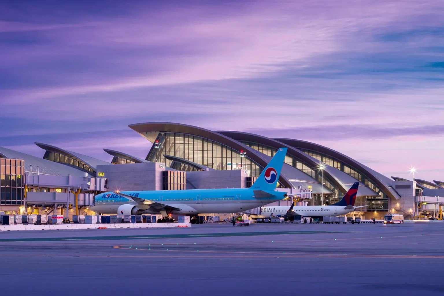 Los Angeles International Airport Confirms At Least 60 Million