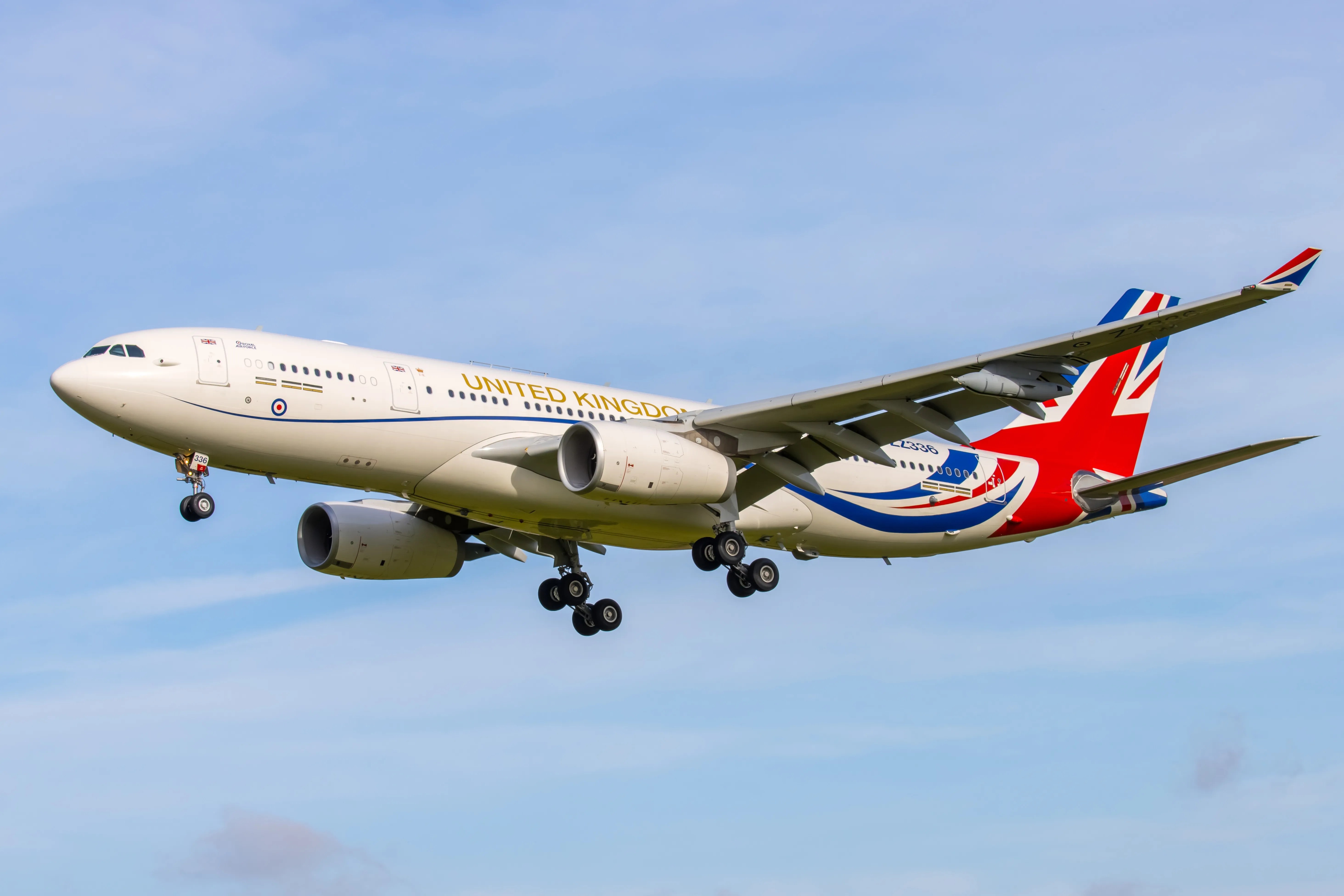 A Look At The Defense Systems That Protect Air Force One Veritastech