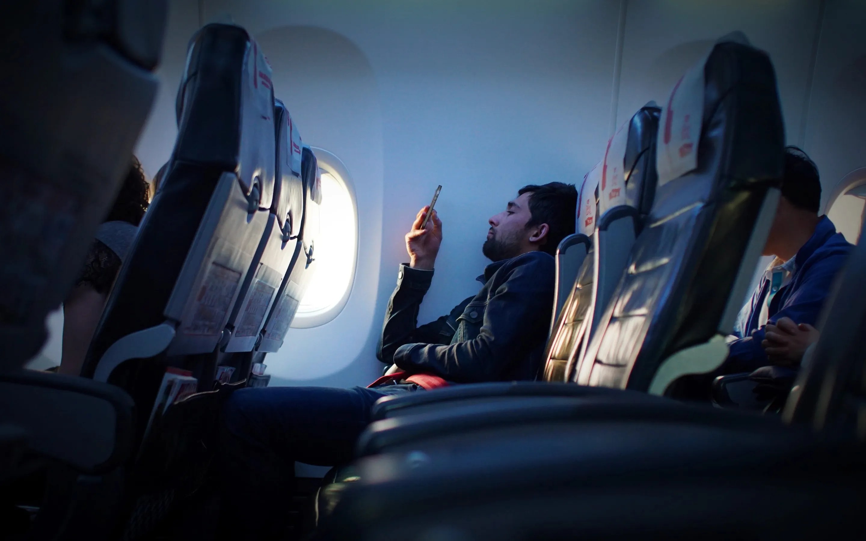 Electronic Devices On Flights When You Can And Cannot Use Them
