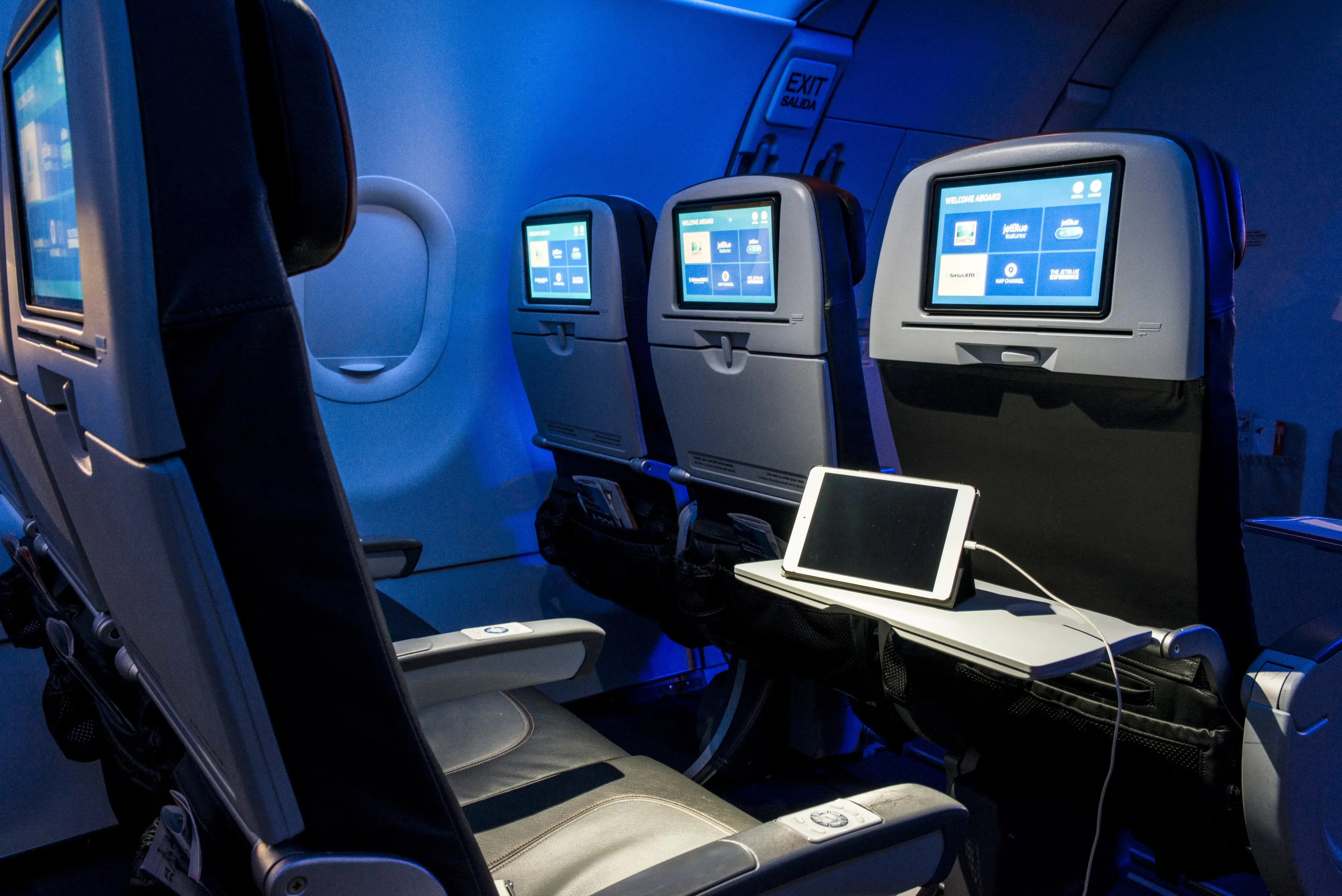 How JetBlue Perfected The Hybrid Airline Model