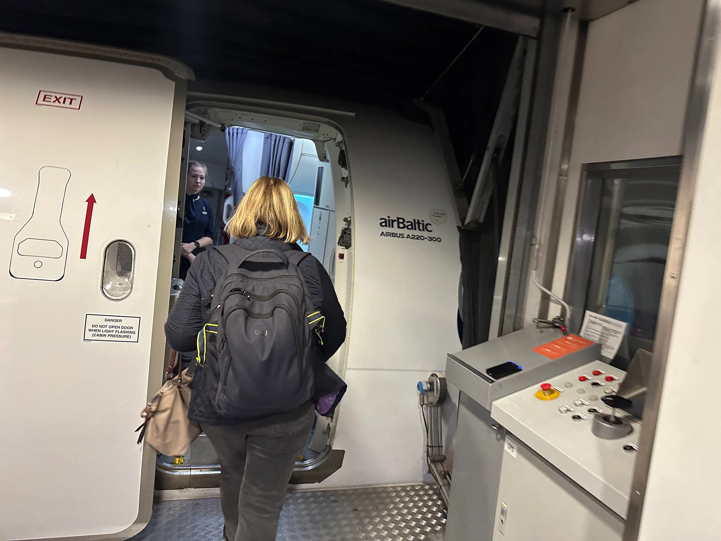 5 Top Air Travel Hacks From Industry Experts