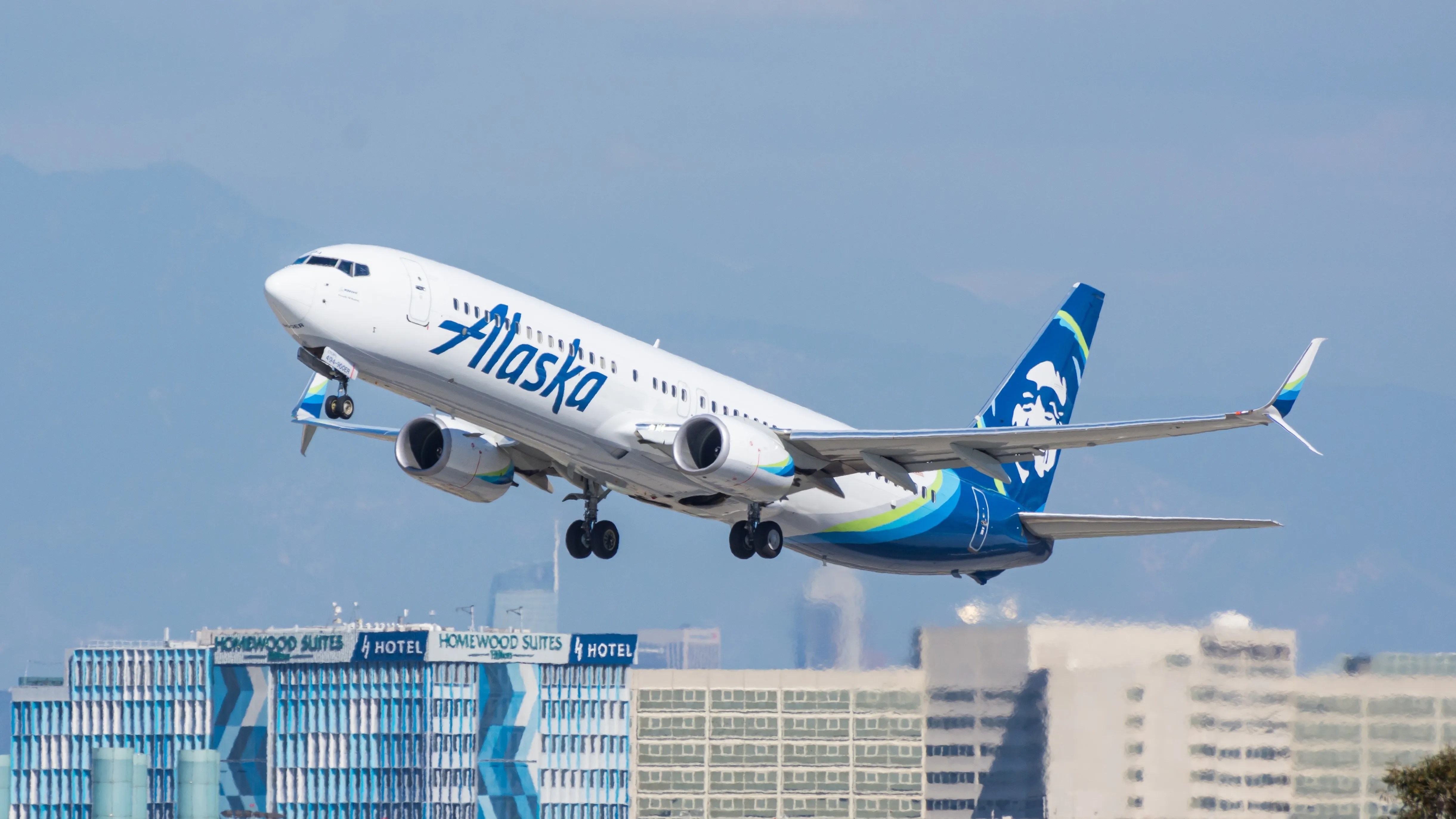 Alaska Airlines To Introduce New 'Greatest Hits' Inflight Menu