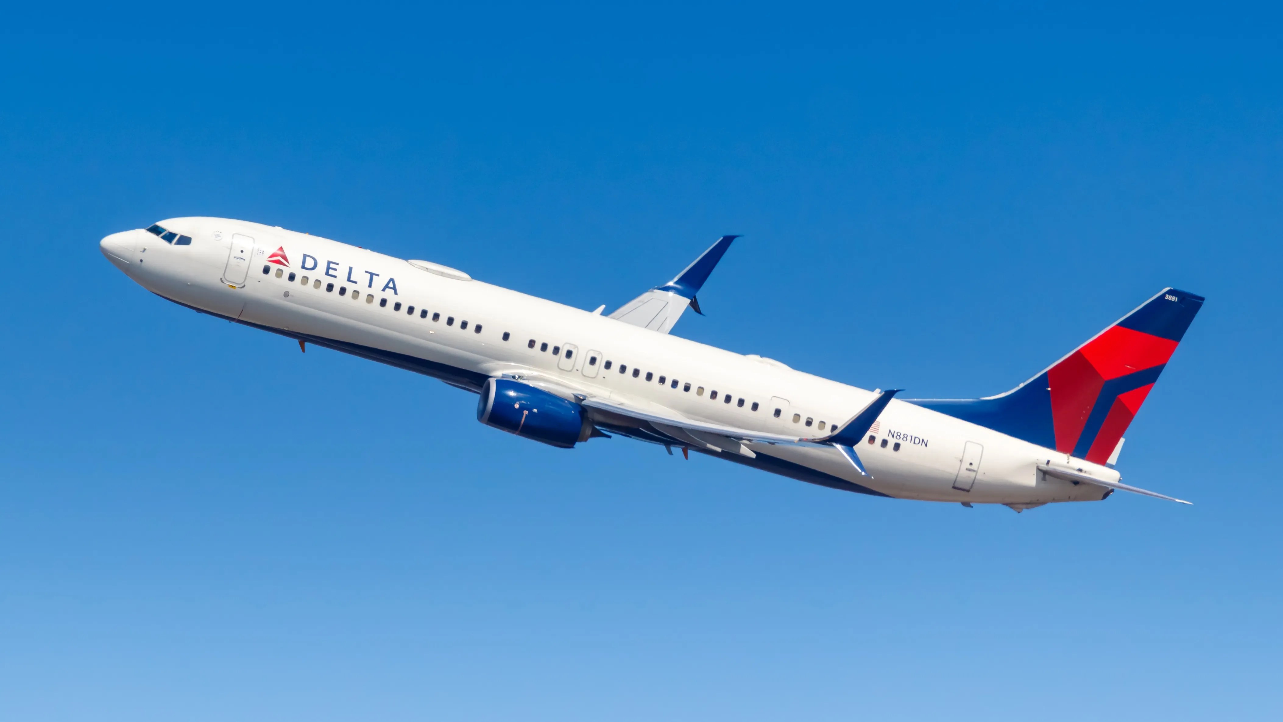 Delta Air Lines Boeing 737900ER Forced To Return To Sacramento After
