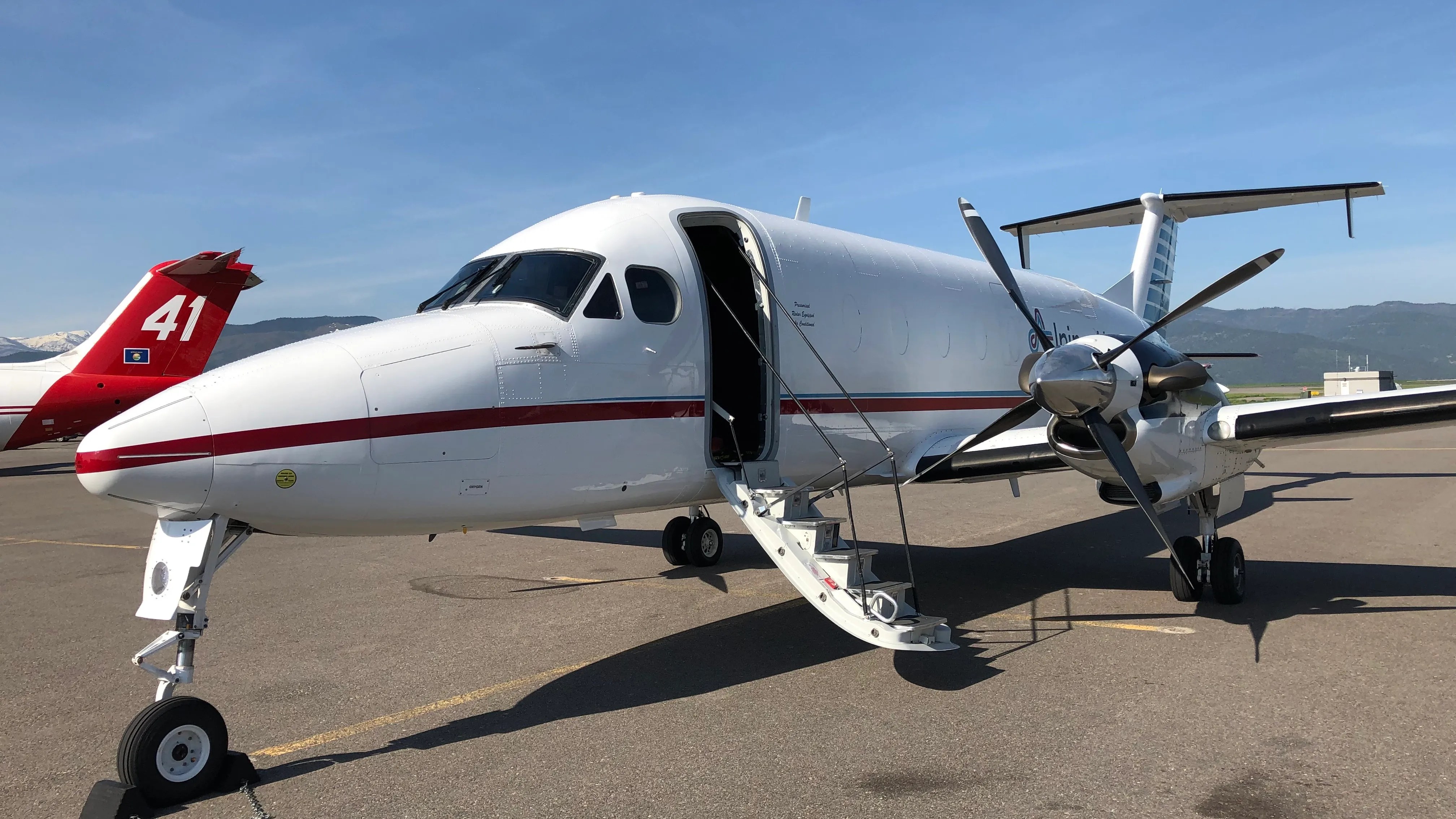 Ultimate Utility Turboprop A Guide To The Beechcraft 1900