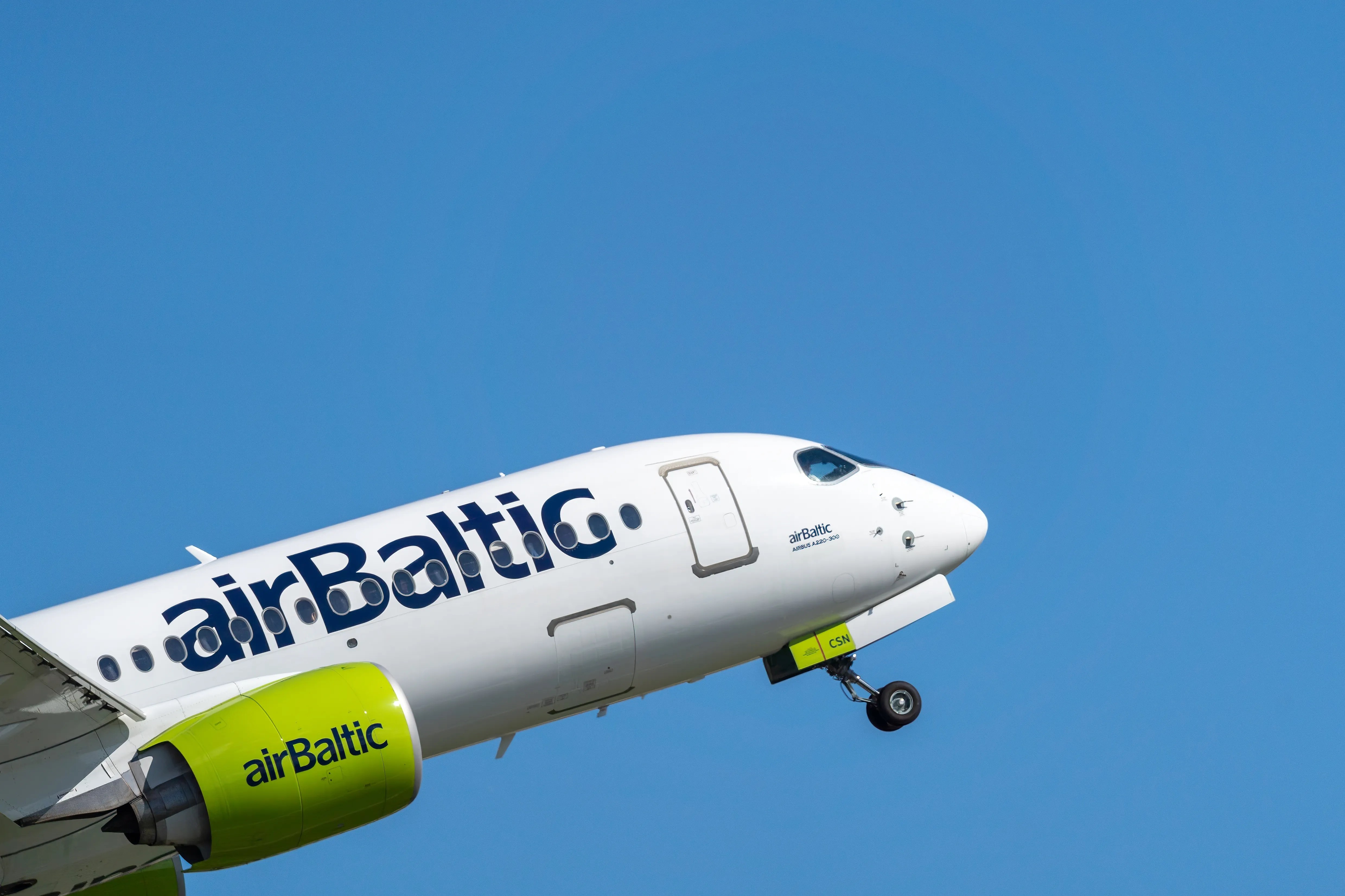 Pratt & Whitney Airbus A220 Engine Issues: airBaltic Forced To Suspend