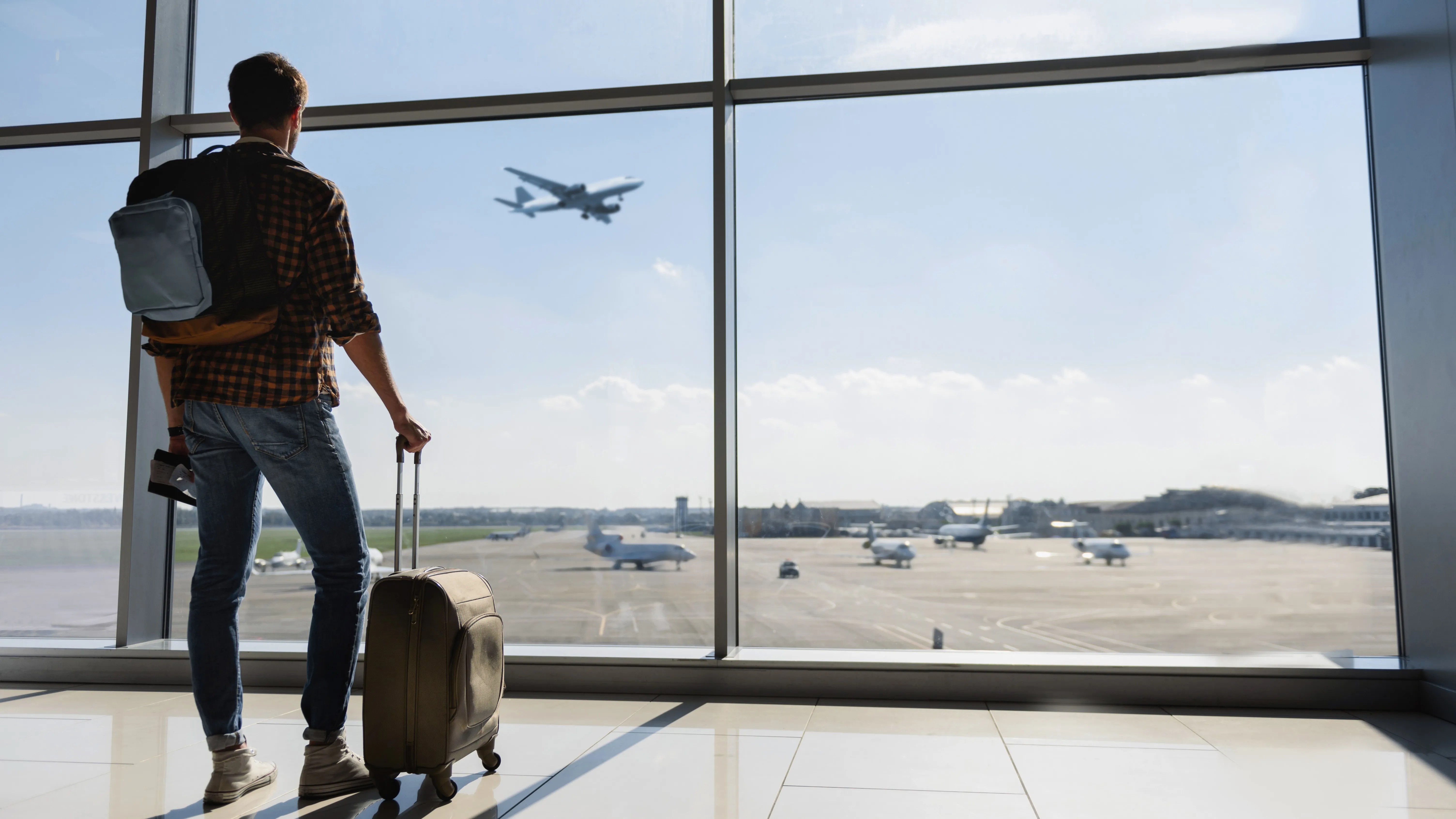 Should More Airlines Offer Student Discounts?