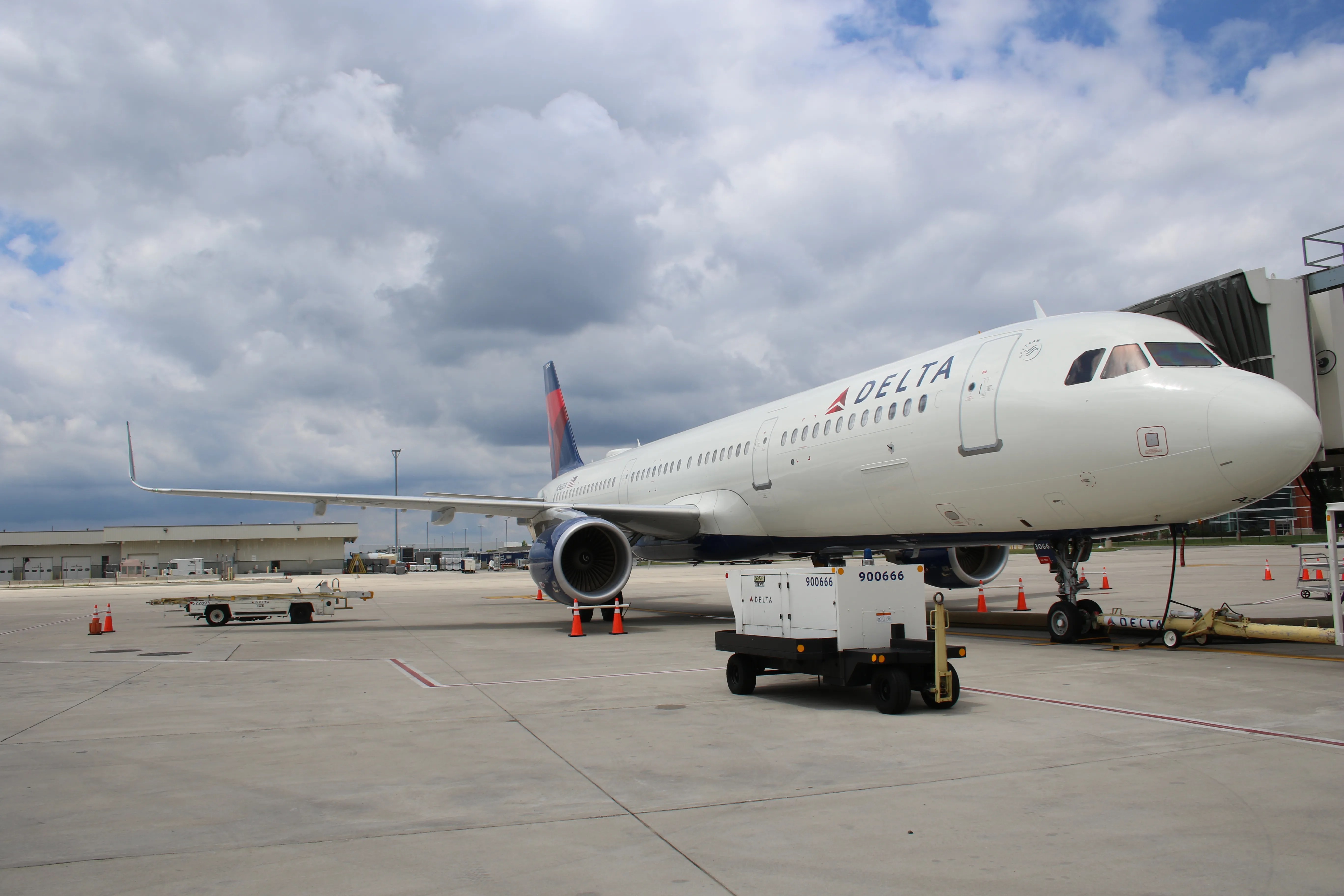 Grand Rapids Airport To Replace 60YearOld Air Traffic Control Tower