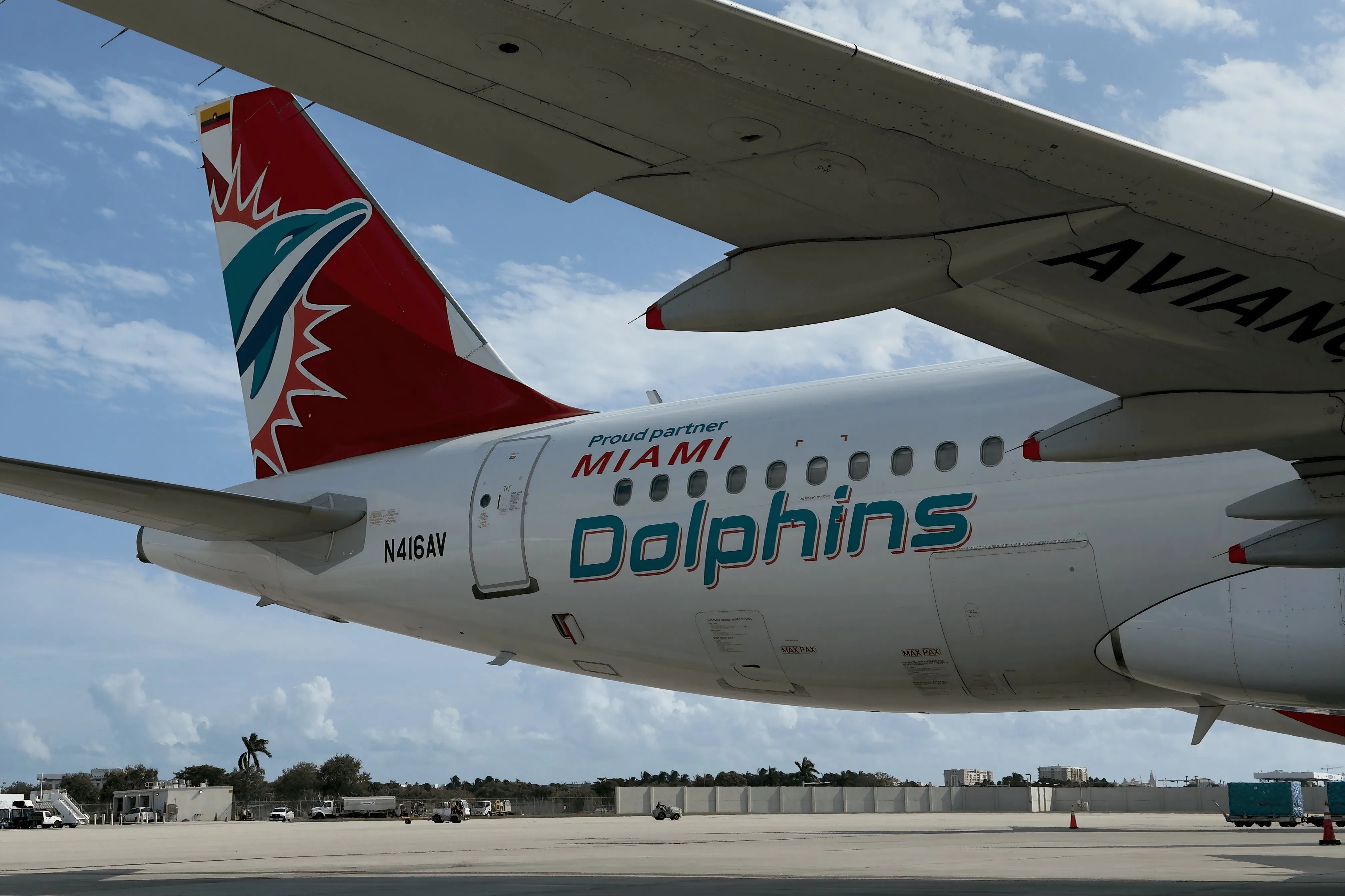 New A320 Livery The Miami Dolphins Take To The Sky With Avianca