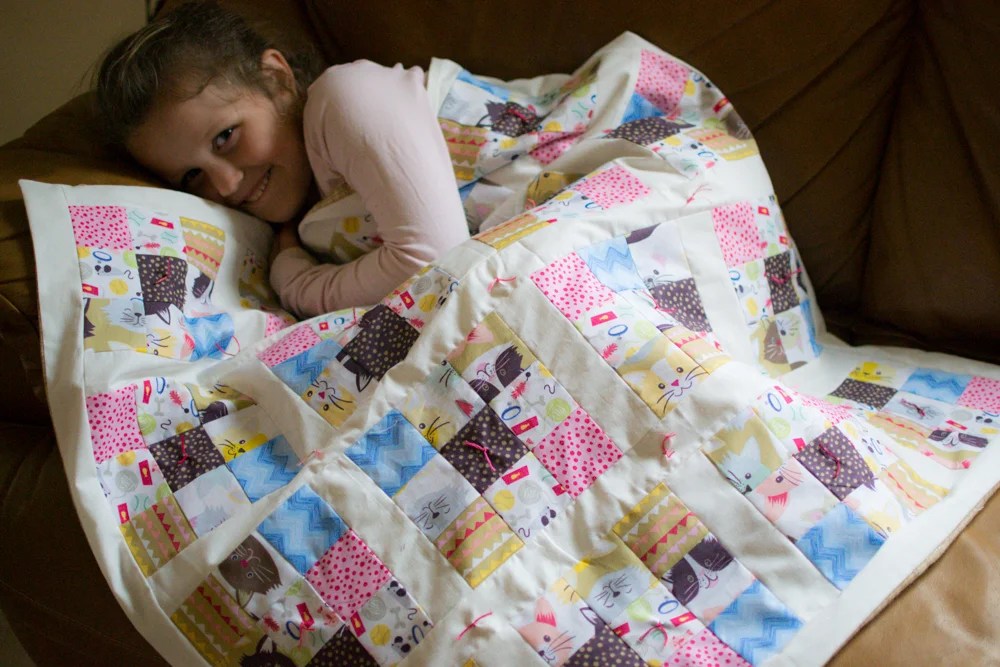 Tied Summer Blanket {easy tutorial} — SewCanShe Free Sewing Patterns