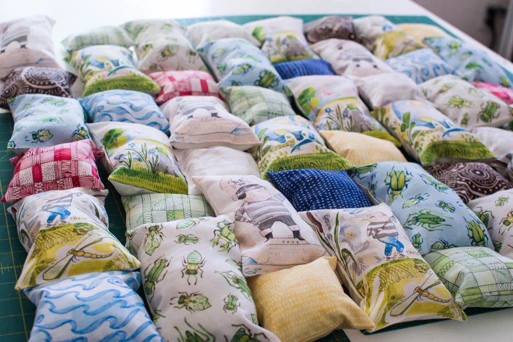 Quilting Unplugged Sew a Pillow Quilt {tutorial too!} — SewCanShe