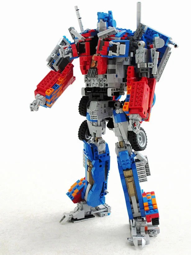 CustomMade Transformable LEGO Optimus Prime — GeekTyrant
