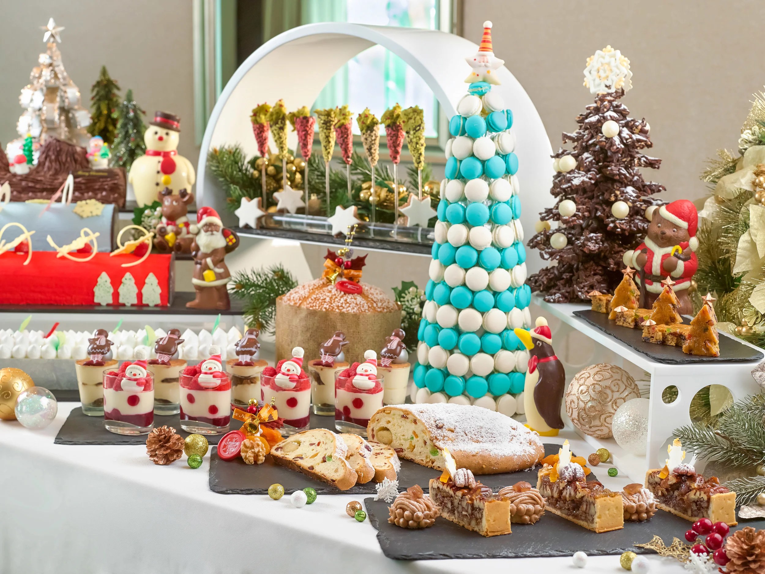 Christmas (2015) at the ShangriLa Hotel, Singapore — The Shutterwhale