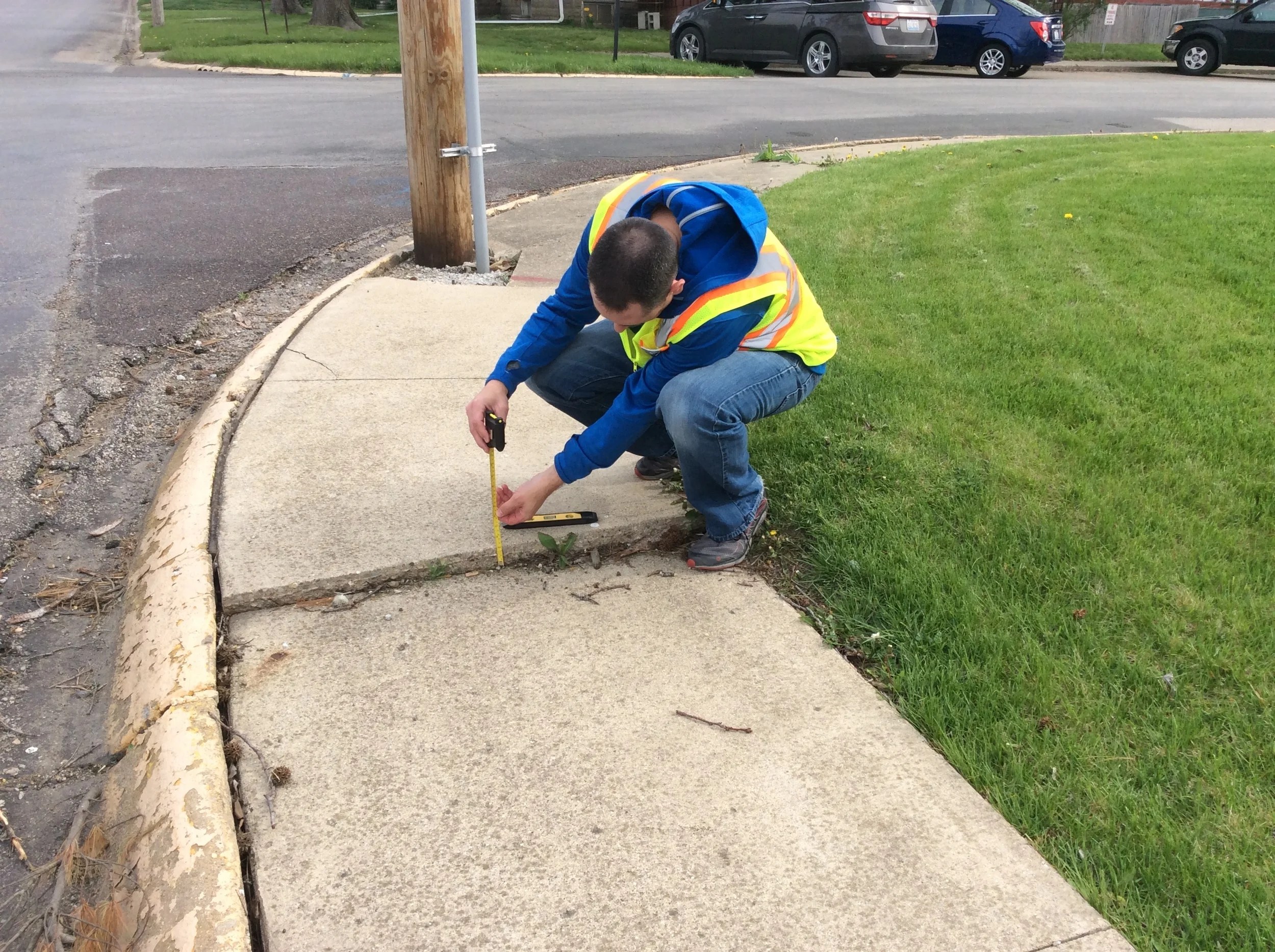 10 ways to use GIS for Sidewalk and ADA Compliance — Cloudpoint