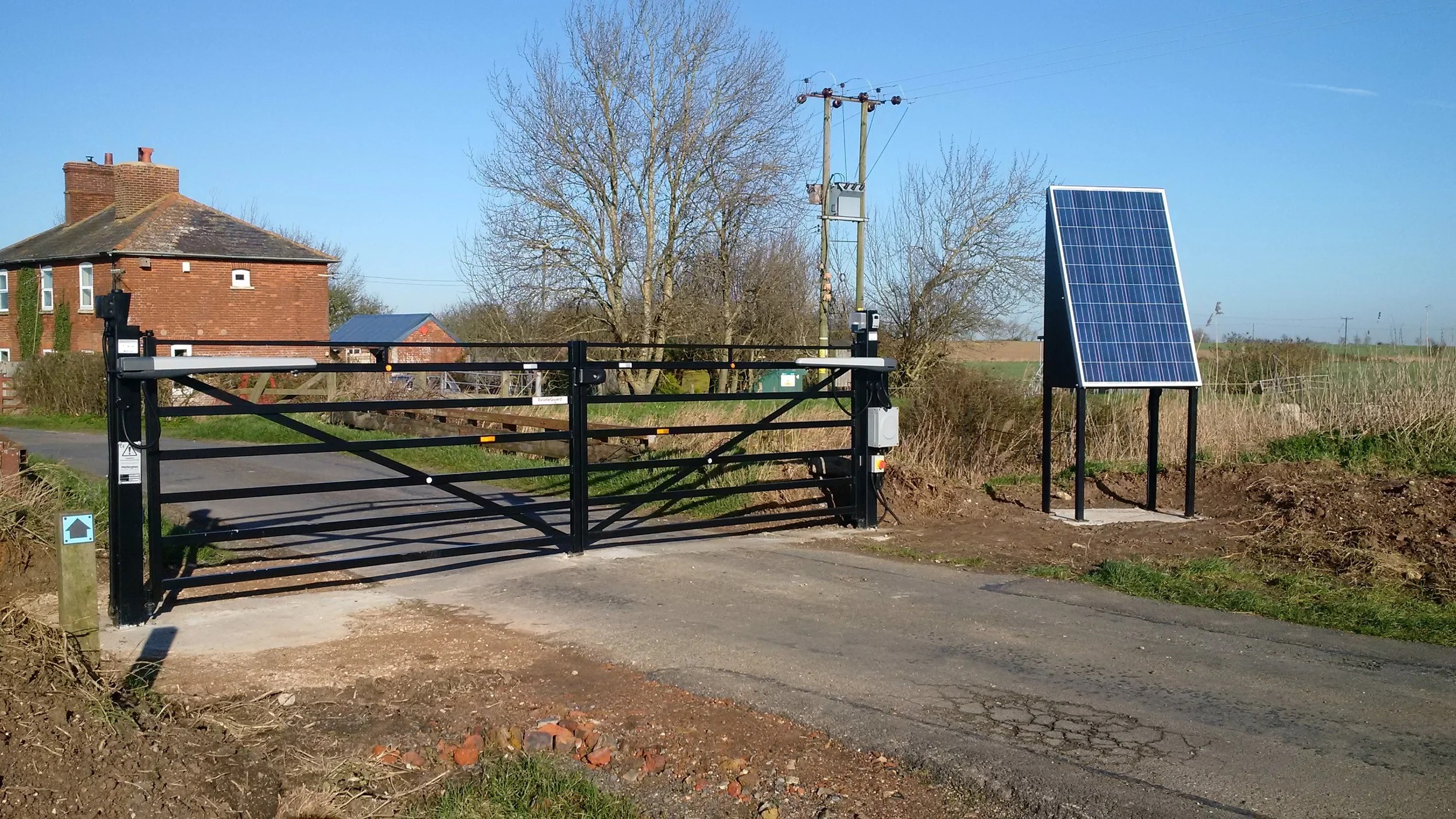 Electric gates for farms, stables and rural propertyEstateGuard Gates Home