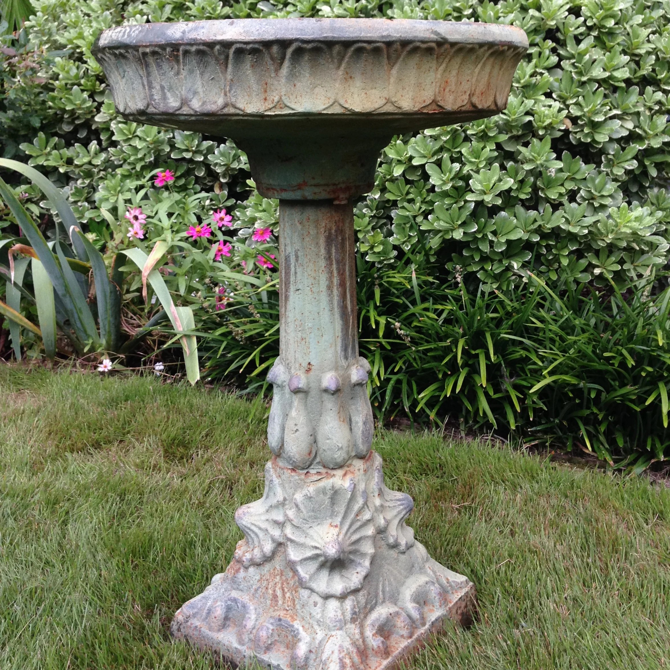 Antique Cast iron bird bath — CHARLESTON GARDENWORKS