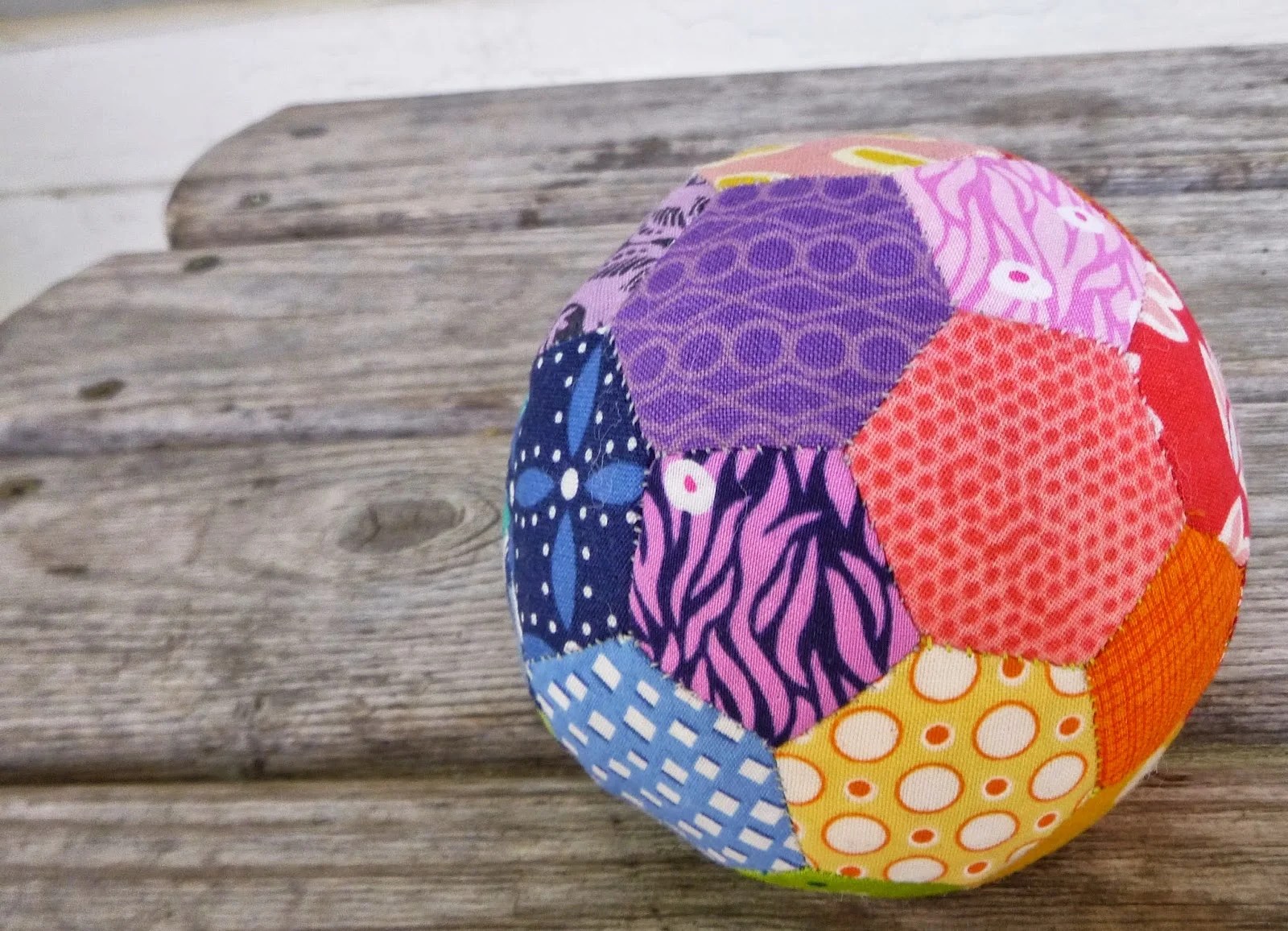 English Paper Pieced Ball Leila Gardunia Quilt Patterns