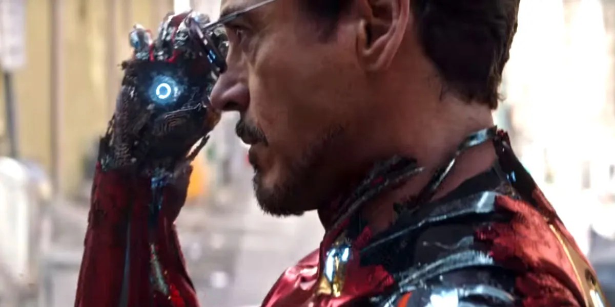 Avengers Infinity War Teaser Reveals Iron Man's New Suit