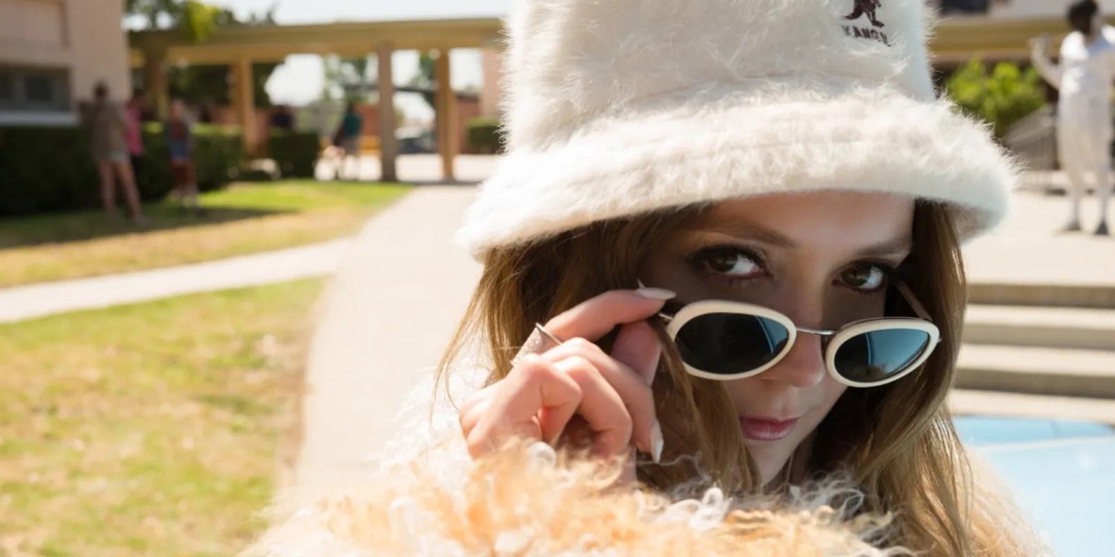 Billie Lourd's Gigi Is The Best Part Of Booksmart (& Needs A Spinoff)