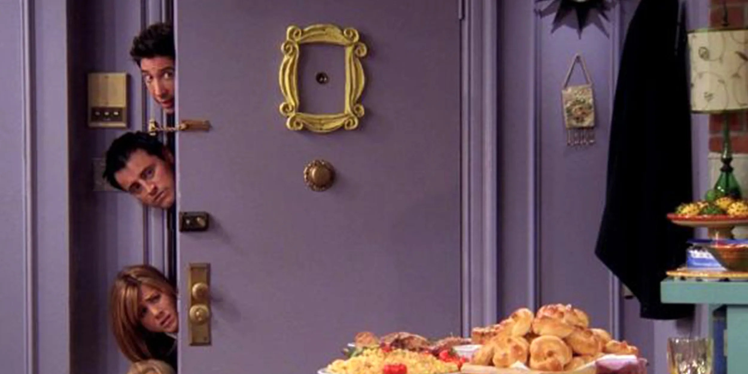 Friends 10 Hidden Details About Monica And Rachel's Apartment