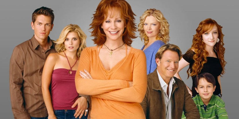 The cast of Reba posing for a promotional image
