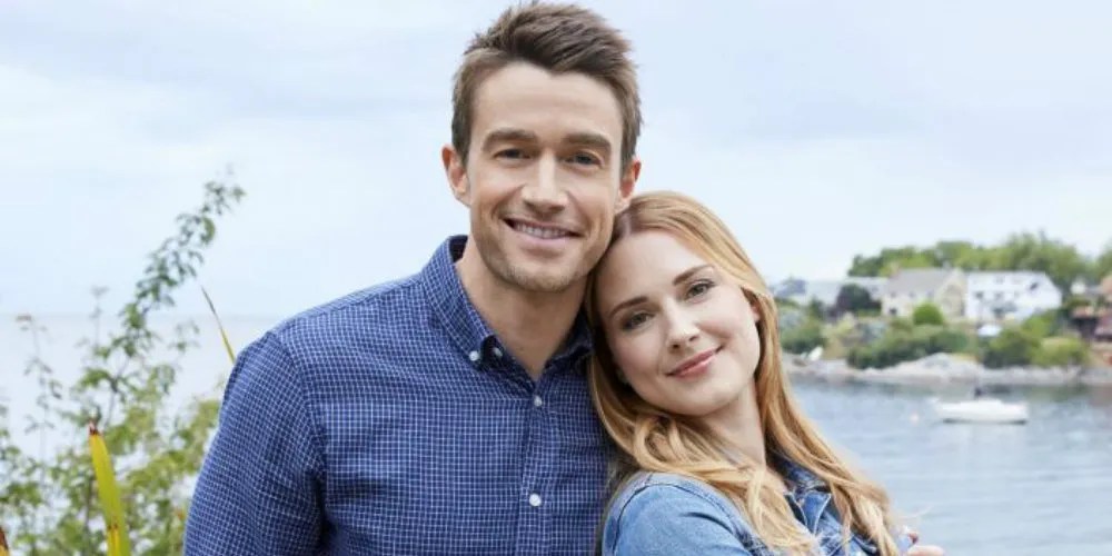 10 Teen Actors Who Are Now Hallmark Stars