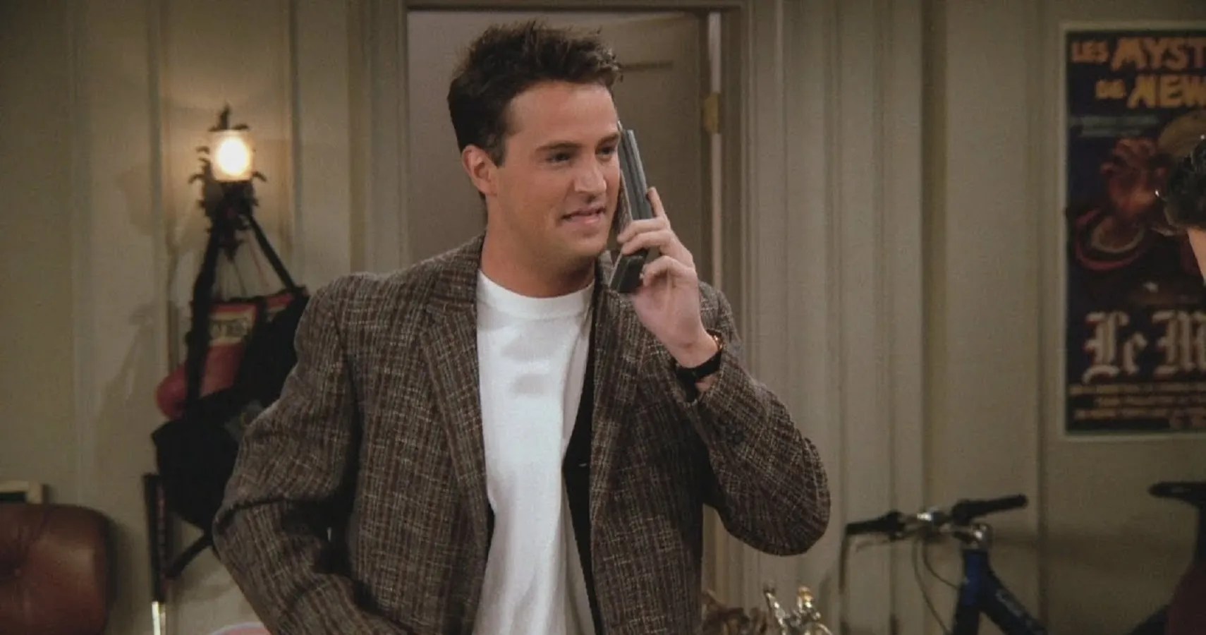 Friends Chandler's 15 Most Hilarious PickUp Lines That Are So Bad