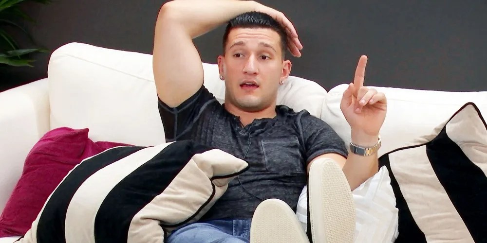 D&D Classes Of The Contestants Of Netflix's The Circle