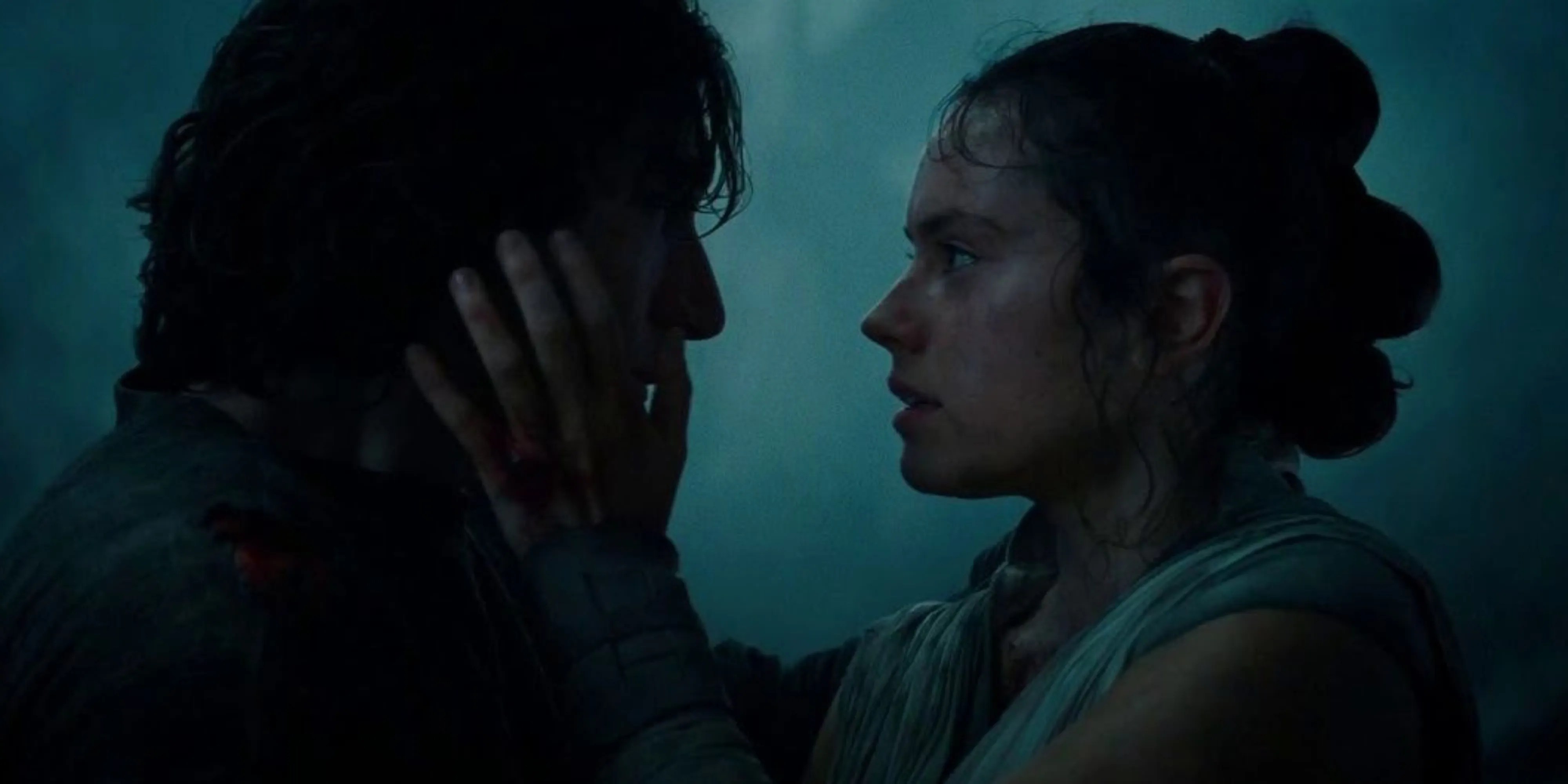 Rise of Skywalker's Rey/Ben Kiss WAS Romantic (Despite What Disney Says)