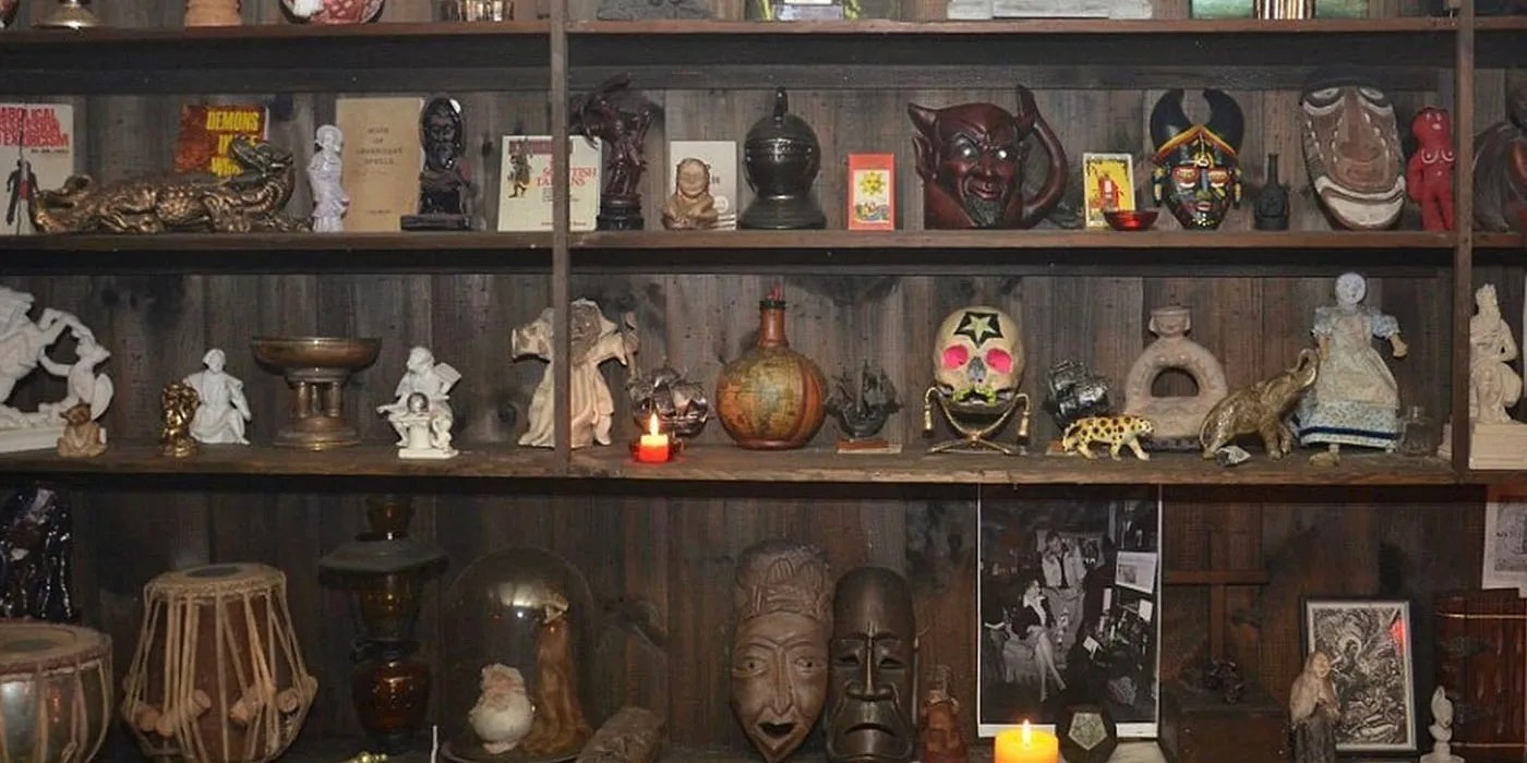 The Conjuring The Creepiest Items In The Warren's Occult Museum
