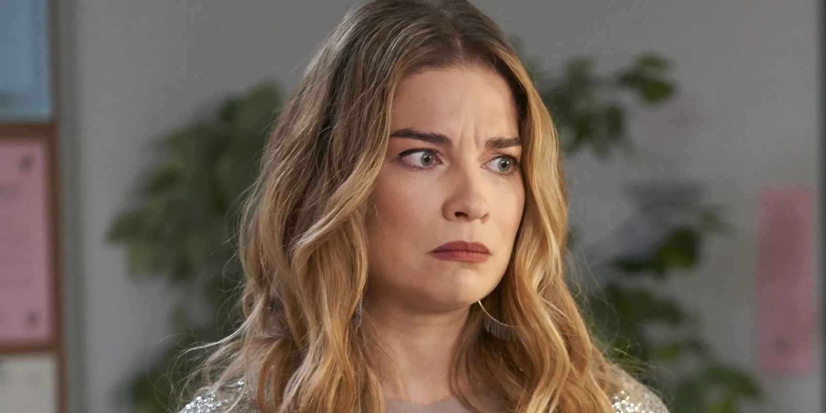 Schitt's Creek 10 Saddest Things About Alexis