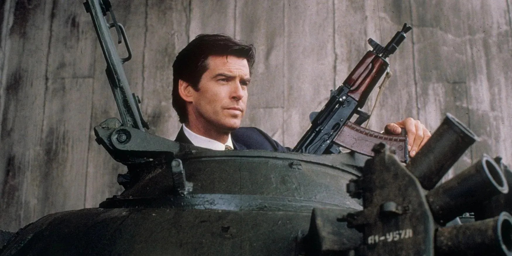 GoldenEye 10 Ways It's Pierce Brosnan's Best Bond Movie