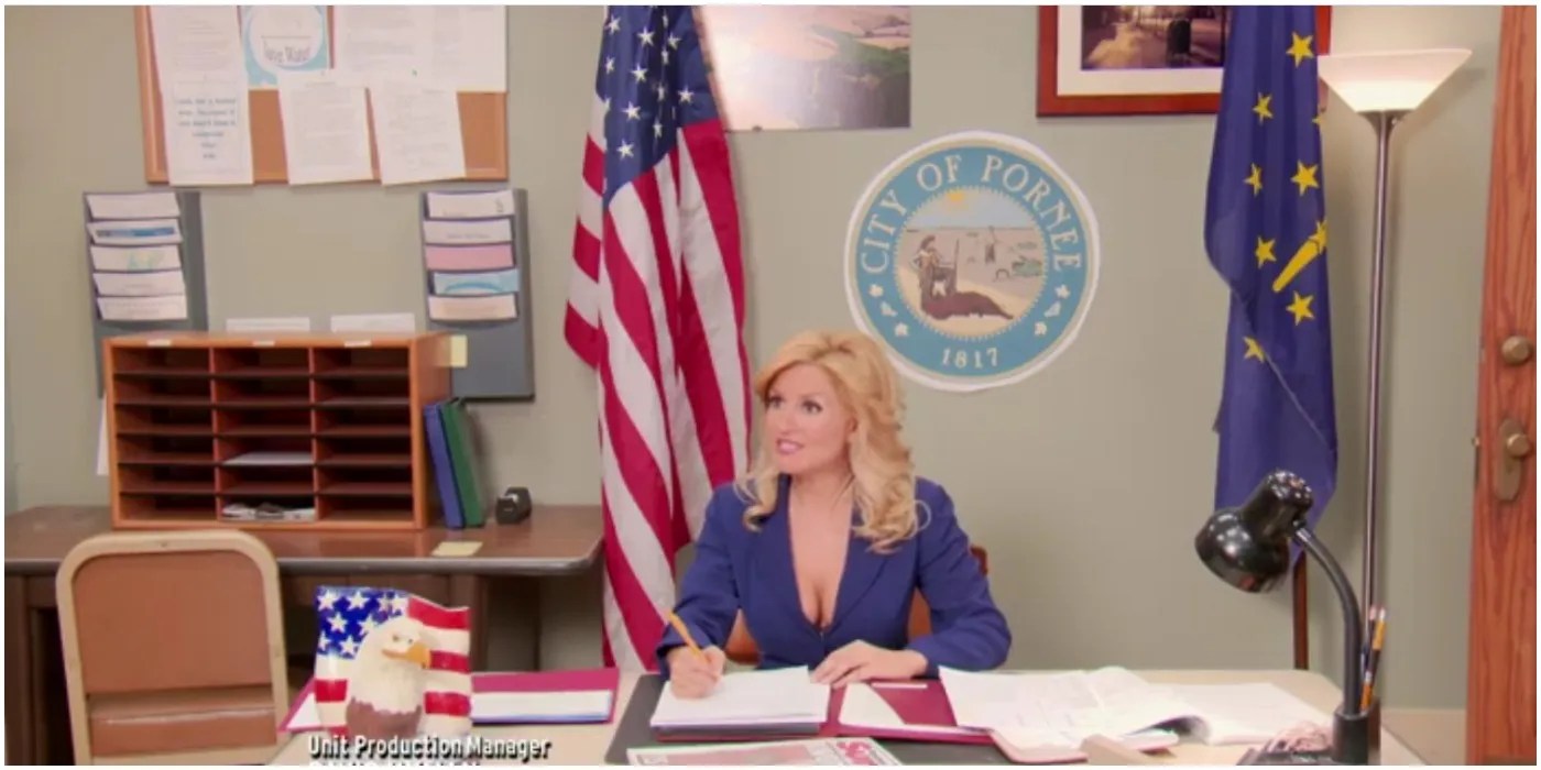 Parks And Rec: 10 Hilarious Things Fans Noticed In The Background