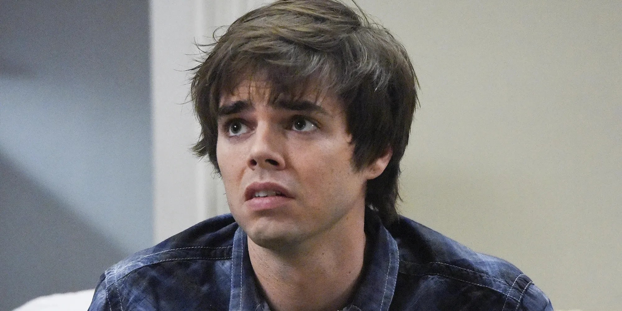 Modern Family 10 Things That Make No Sense About Haley & Dylan's