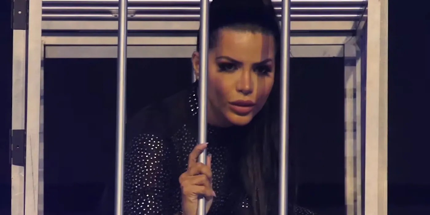 90 Day Fiancé: Larissa Performs In New Job As Magic Show Girl