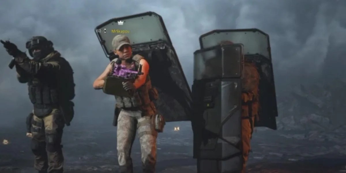10 Ways To Use The Riot Shield In Call Of Duty Warzone
