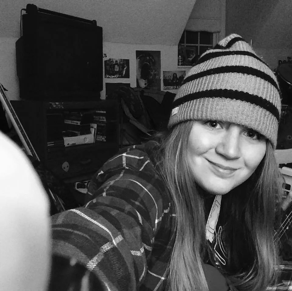 Lindsey DeRoche ScreenRant